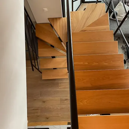 Apartment Modern 3 Bedroom Townhouse With Patio